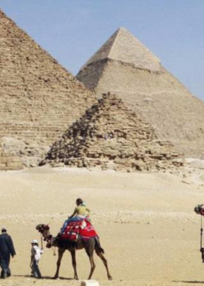 سائحين في مصر