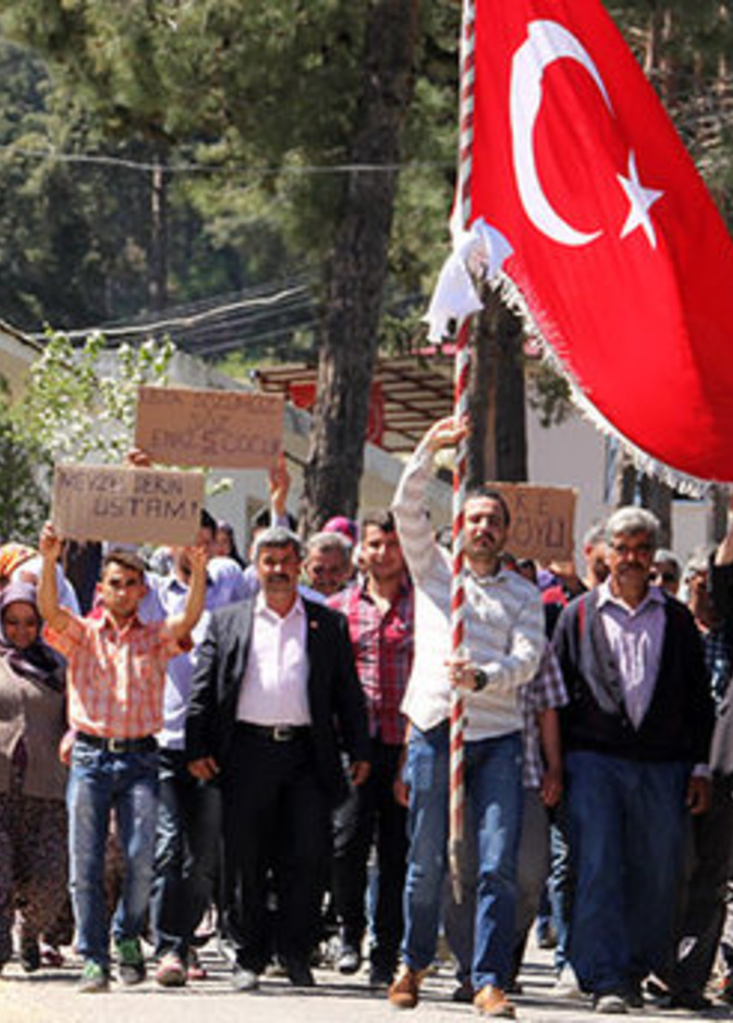 شباب قرية تركية احتجوا على رفض الفتيات الاقتران بهم