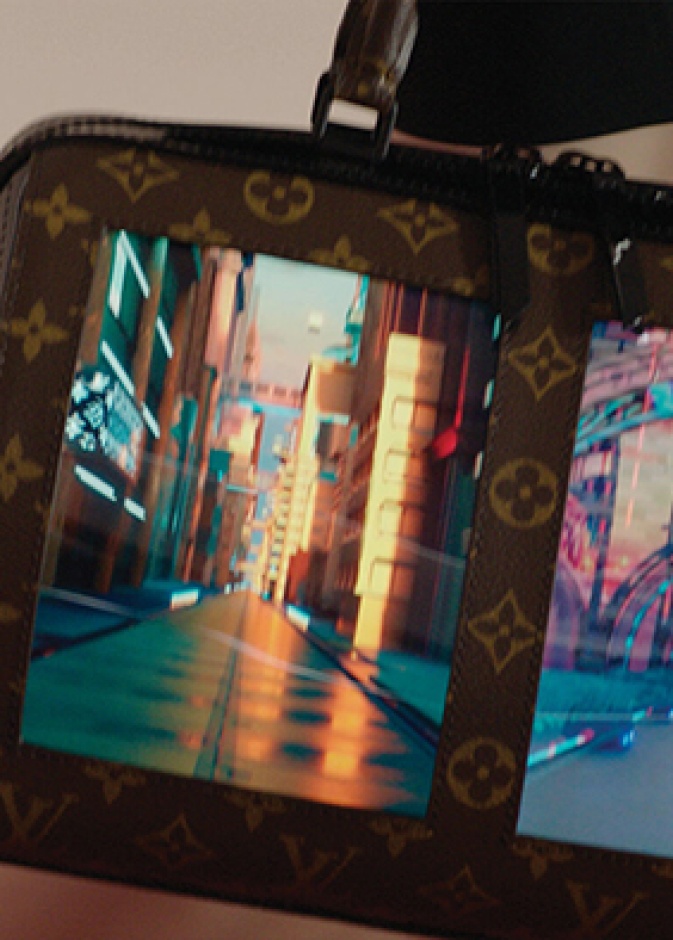 لويس فويتون Louis Vuitton‎ تدخل عالم التقنية في أحدث حقائبها