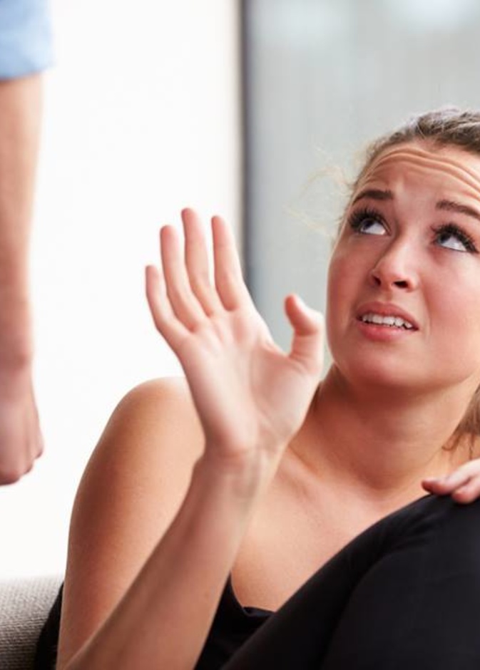 الأم المعنفة قنبلة موقوتة قد تنفجر في وجه أطفالها