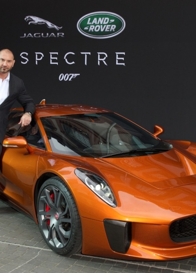 بالصور: تعرفوا على السيارة الجاغوار التي حاربت جيمس بوند 