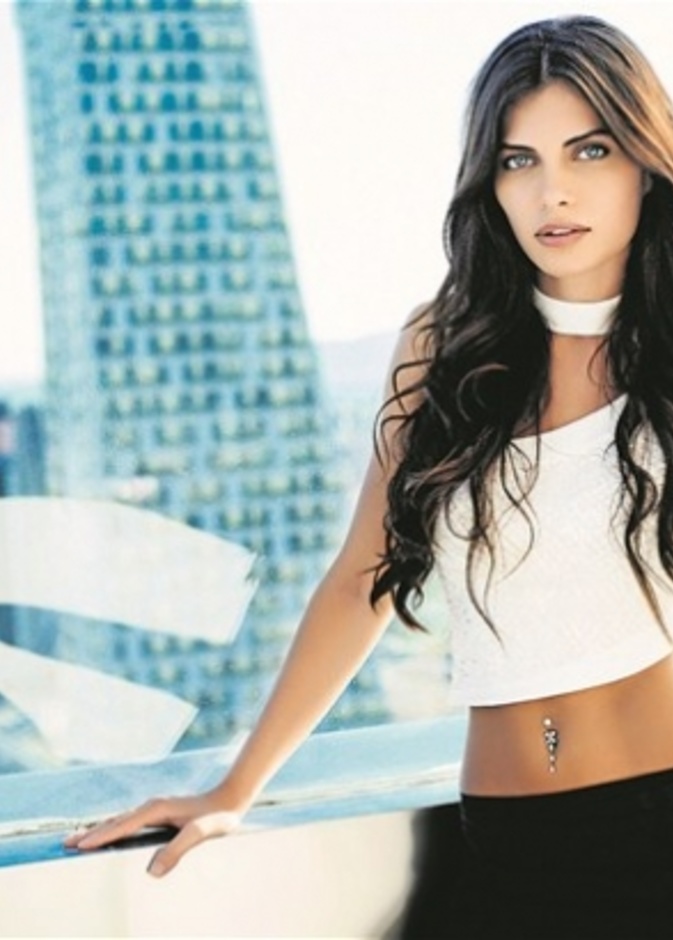 عارضة الازياء التركية شيرين هاندستان