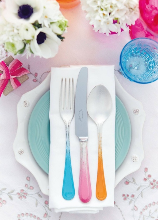 استخدام الألوان المعدنية