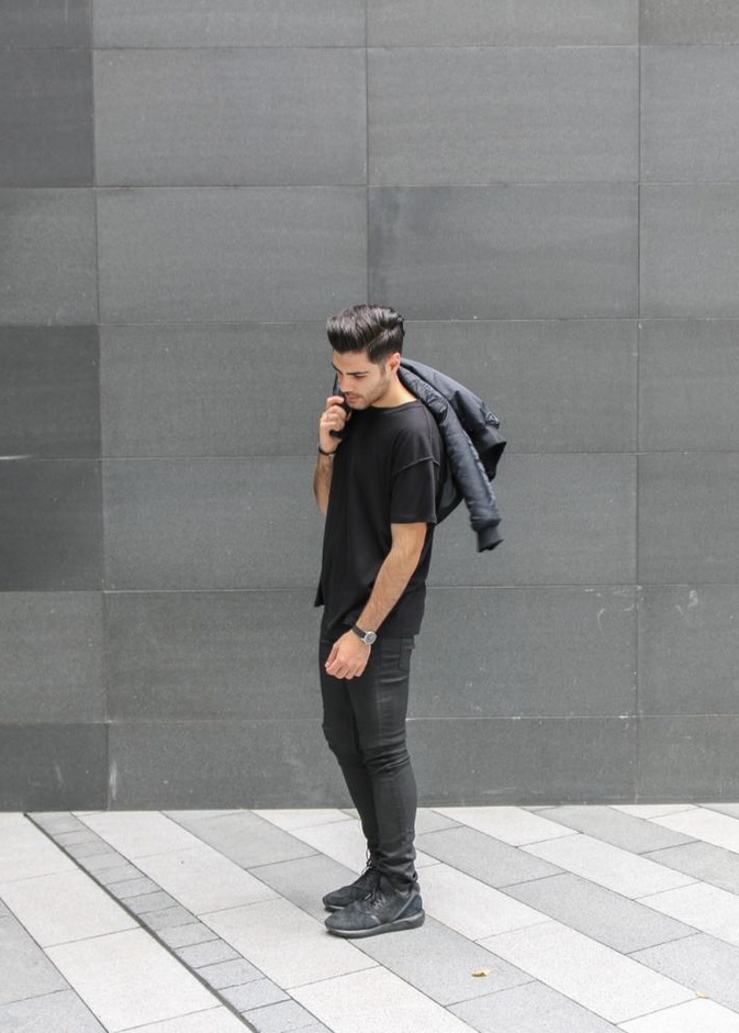 بامكانك تنسيق اطلالة كاملة باللون الأسود 