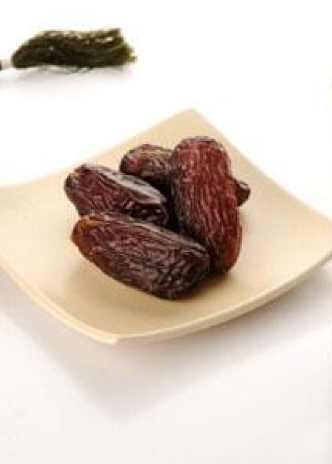 اهمية الماء والتمر للمحافظة على الوزن