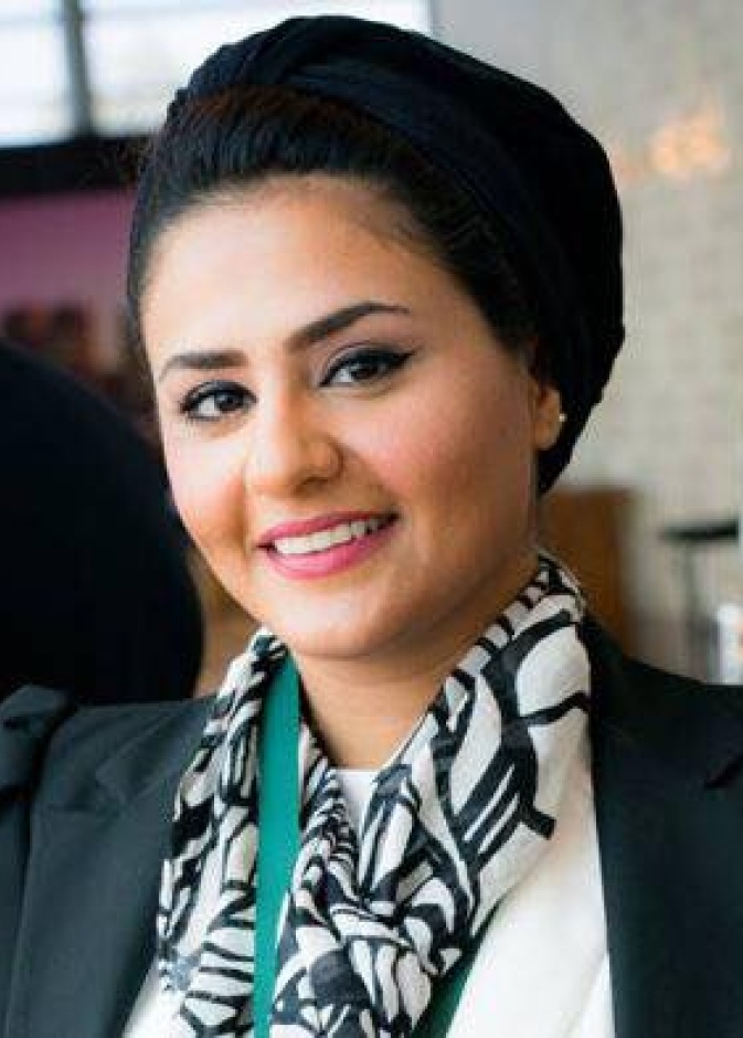 غادة الغنيم سبب شهرتها ونجاحها أنها أكثر المبتعثات تواصلا في المواقع الاجتماعية