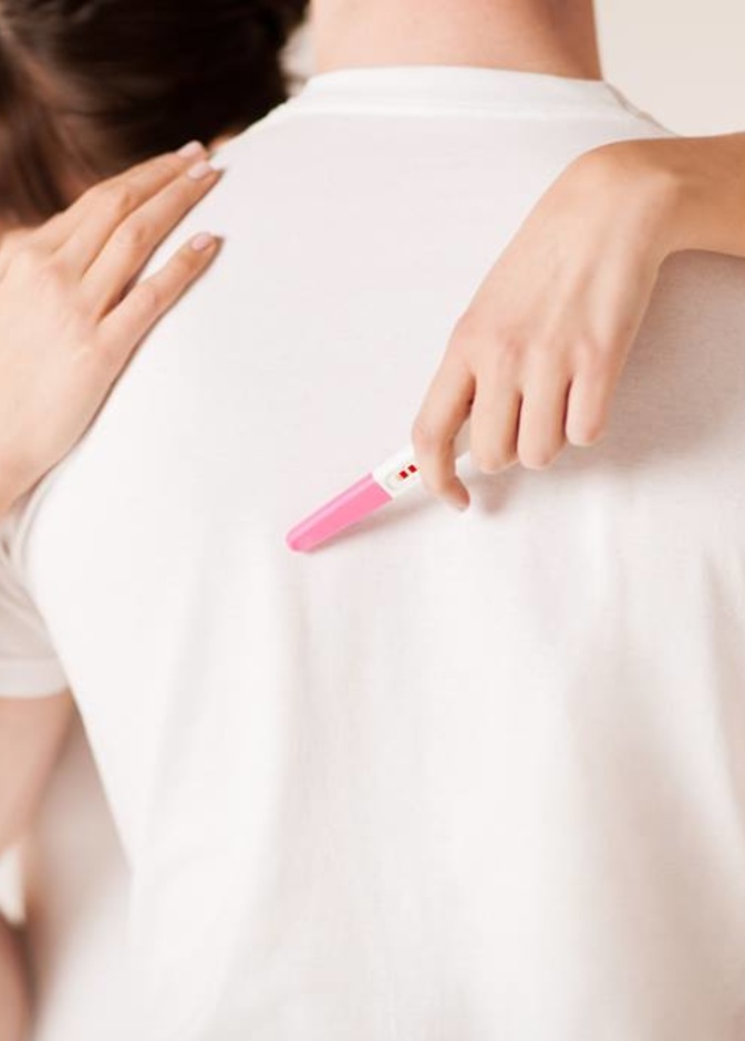 زيادة وزن الرجل تعوق حدوث الحمل وتؤخر الإنجاب