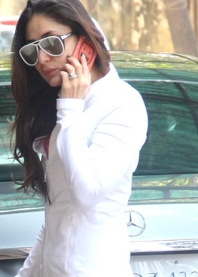 كارينا كابور خان في إطلالة رياضية أنيقة