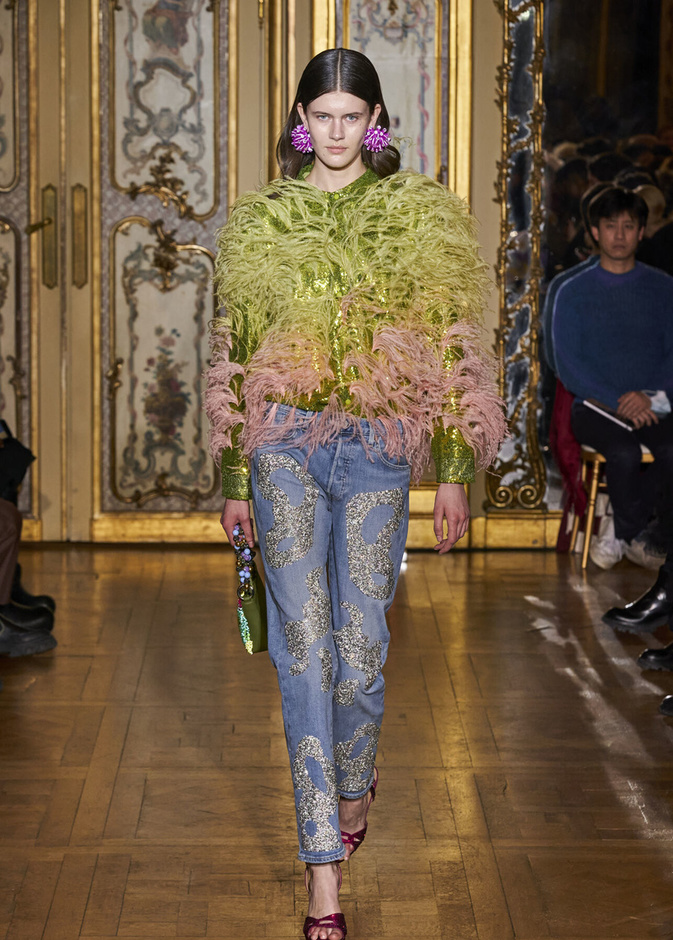 بناطيل بأقمشة الجينز سترافق أناقتك عام 2023