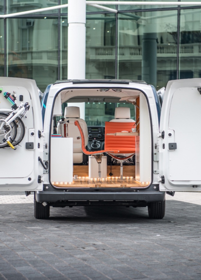 مكتبك متنقل مع سيارة نيسان e-NV200 !