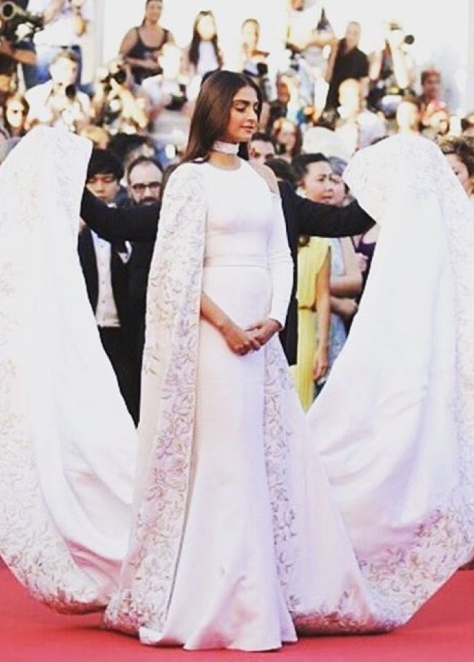 إطلاله سونام البيضاء 