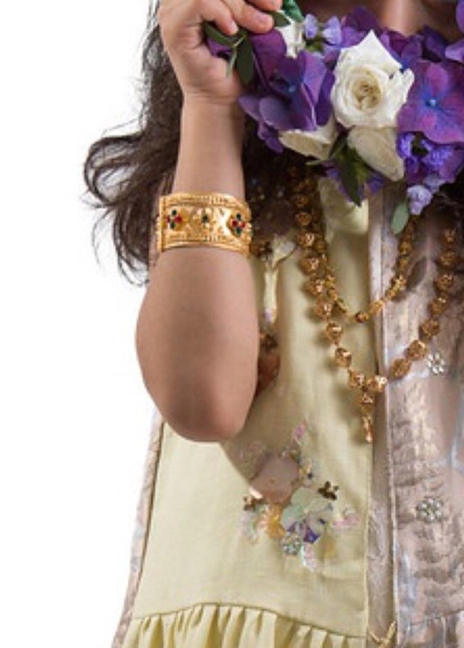 تفاصيل جميلة وانيقة لثياب صغيرتك في رمضان