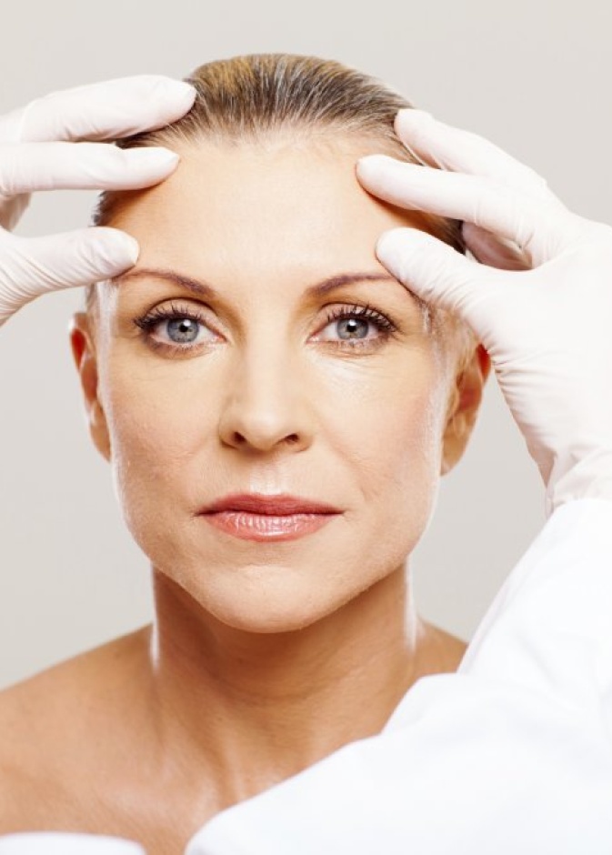 من الممكن أن لا تختفي آثار الجراحة التجميلية قبل يوم الزفاف