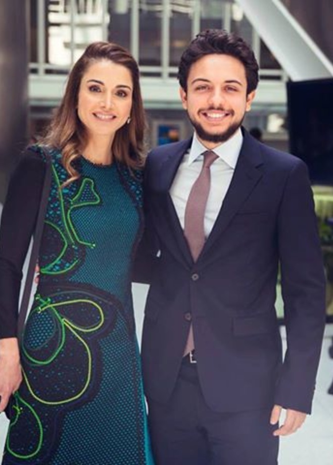 الملكة رانيا تنشر صورتها مع ابنها الأمير حسين بن عبد الله في واشنطن بالأمس