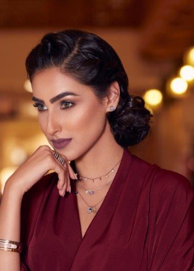 إطلالةٌ رمضانيّة رائعة بتوقيع مجوهرات Swarovski المتألّقة