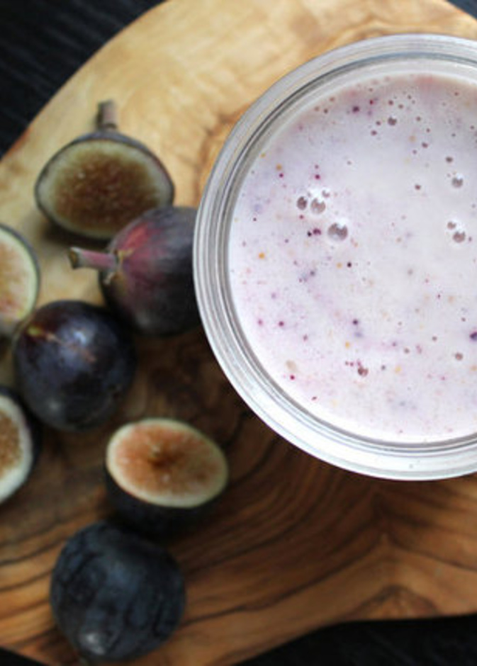 سموثي التين: مذاق شهي غنّي بالفوائد الصحية..