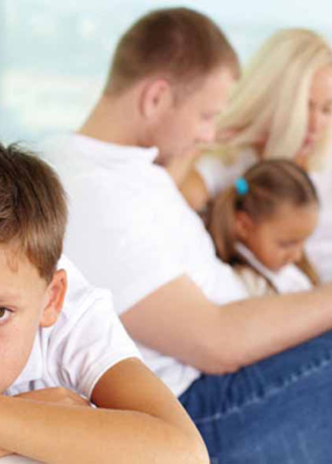 على الاهل مراعاة عدم التفريق بين الابناء