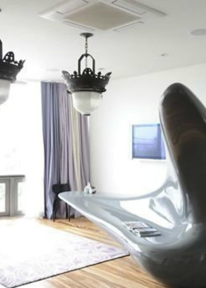 احد تصاميم زها حديد للارائك