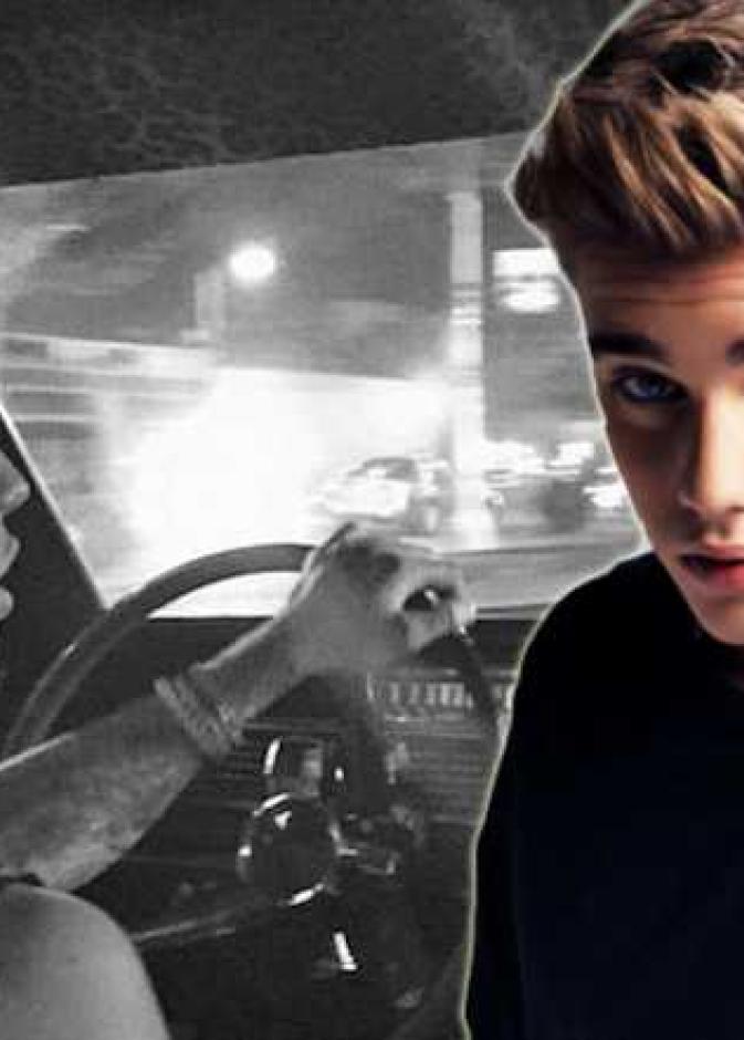 جاستين بيبر داخل سيارة لنكولن كونتينينتال الكلاسيكية