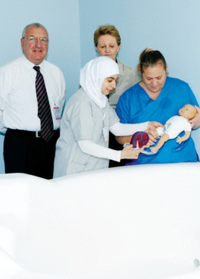 بالصور: الآن الولادة تحت الماء ممكنة في دبي!