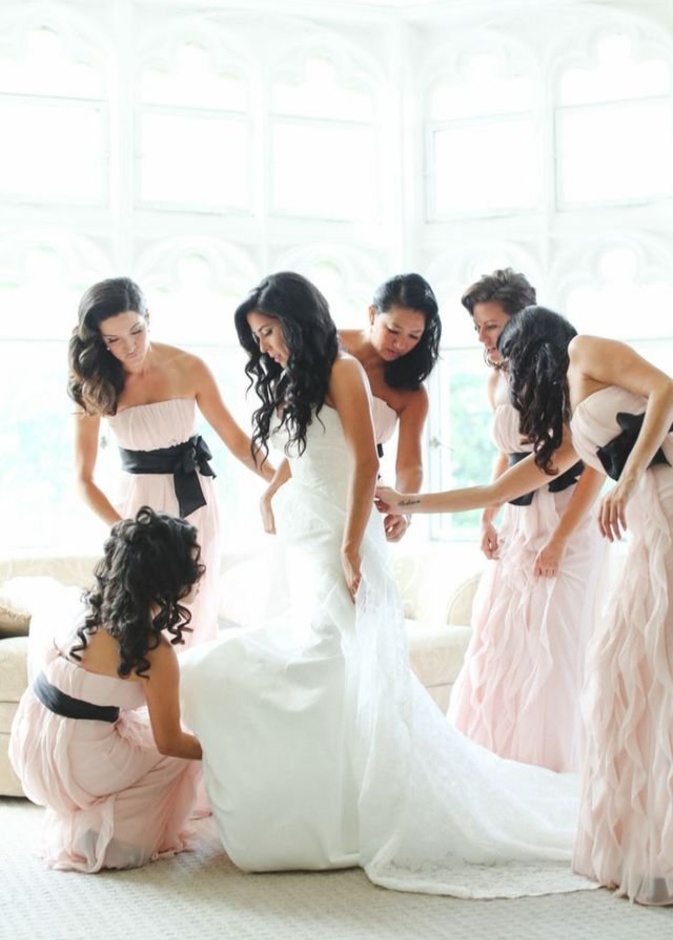 صديقات العروس