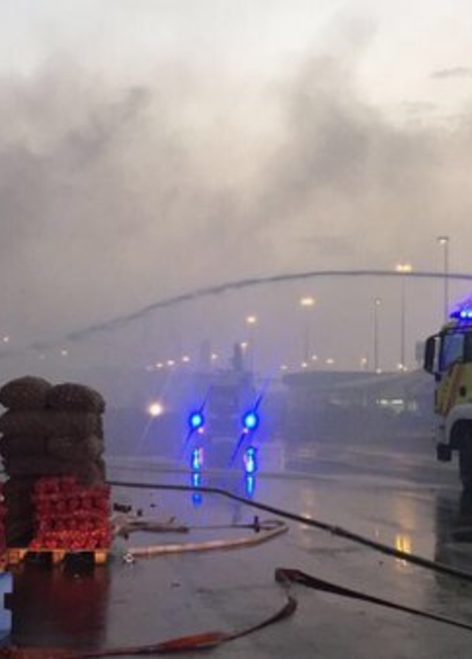 حريق بسوق الخضروات بأبوظبي