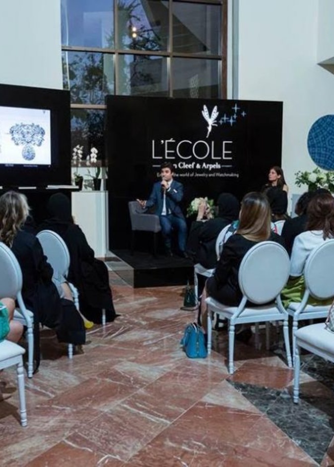 للمرة الاولى "إكتشاف تاريخ المجوهرات" مع مدرسة دار Van Cleef & Arpels في الامارات