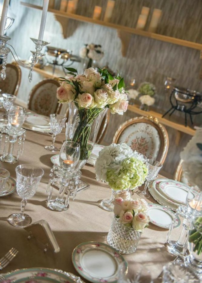 تفاصيل تحضيرات مأدبة عشاء من دبيازة 