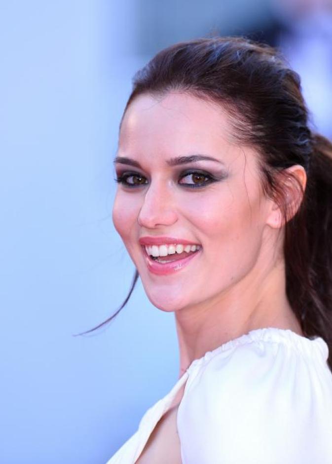 الممثلة التركية فهرية افجين