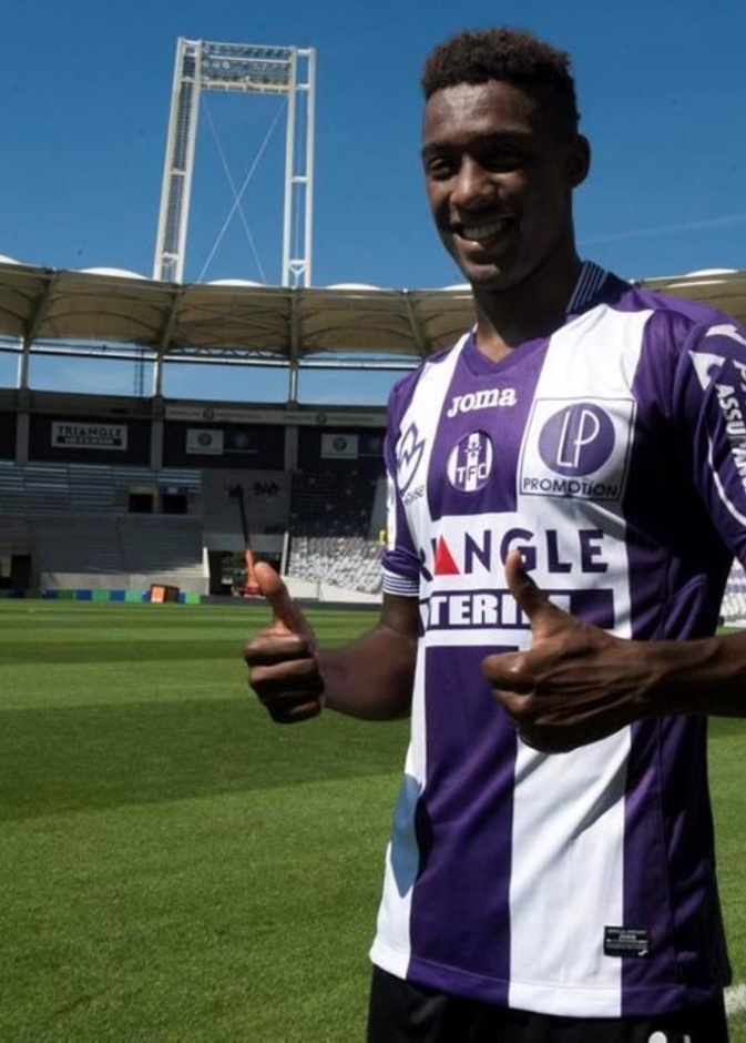  نادي الشباب يوقع مبدئيا مع البرازيلي صوماليا