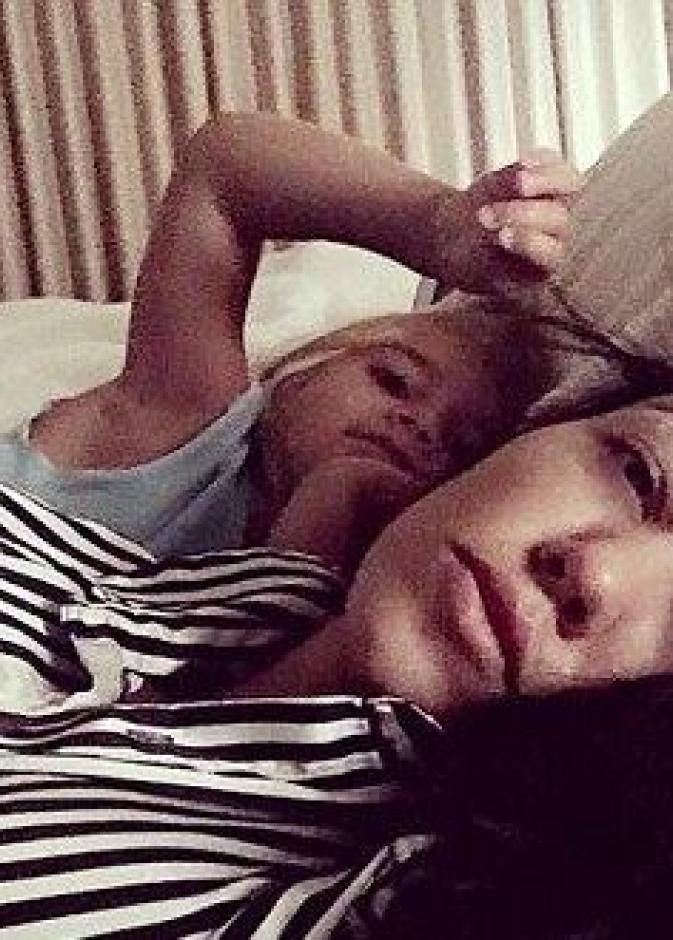 كورتني كردشيان تنشر صورة سيلفي مع ابنها بدون مكياج فور استيقاظها من النوم