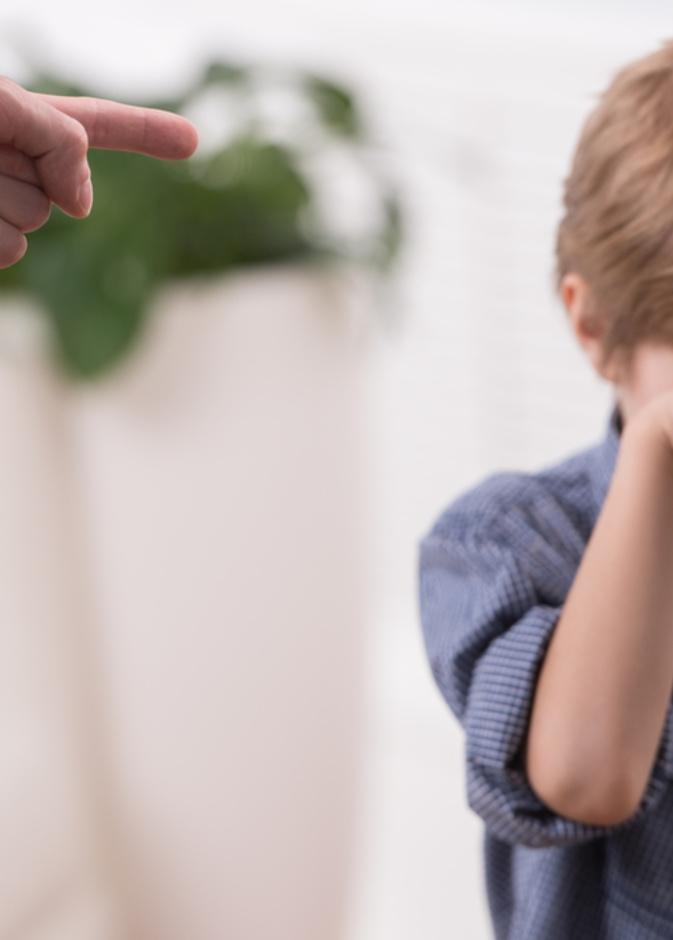 يجب الإنتباه جيدا لما يلقى على مسامع الطفل 