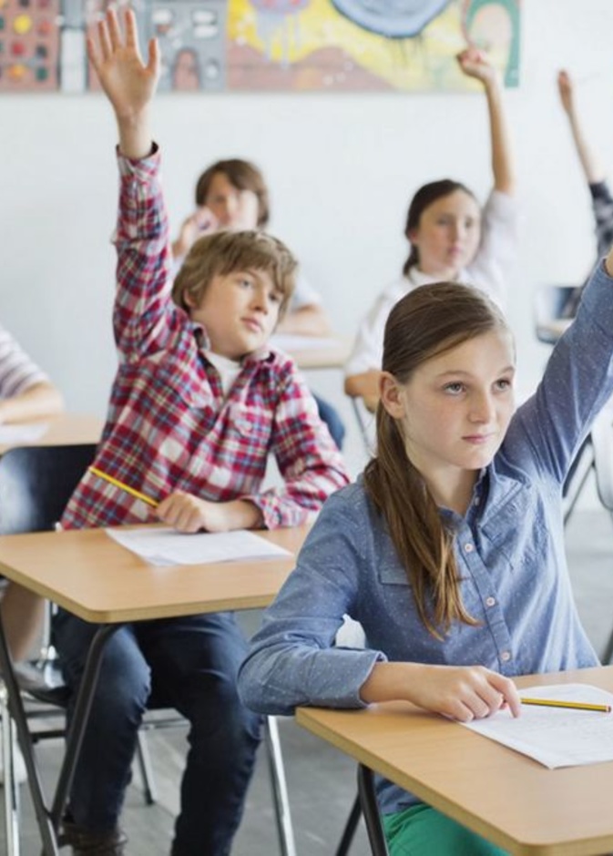 تواصل المعلمين بطلابهم بشكل ايجابي يحفزهم لاعطاء المزيد 