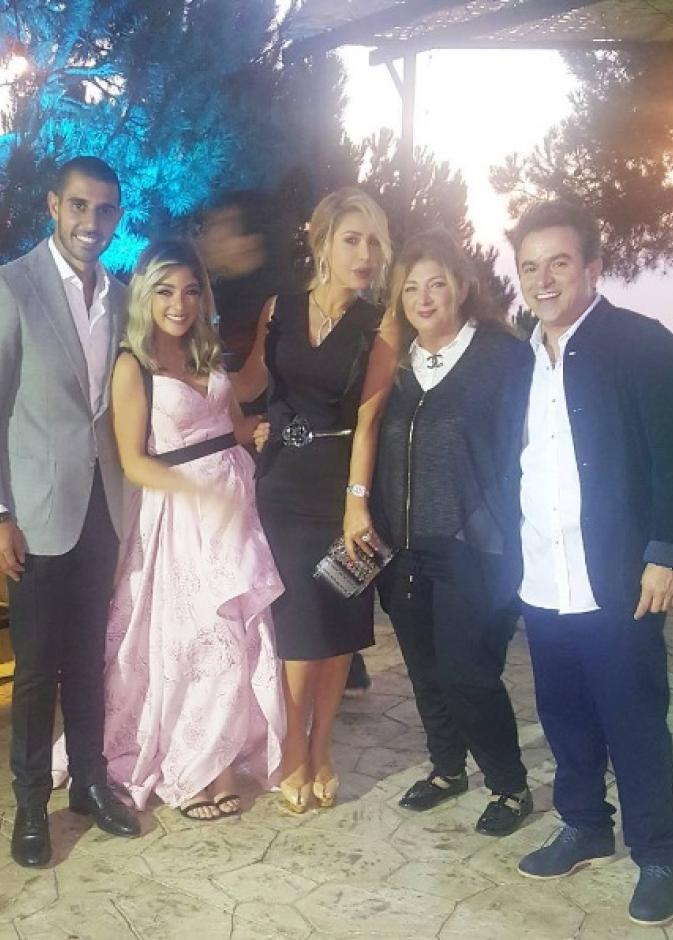 نوال الزغبي تحتفل مع طوني مندلق بخطوبة ابنته ماريا
