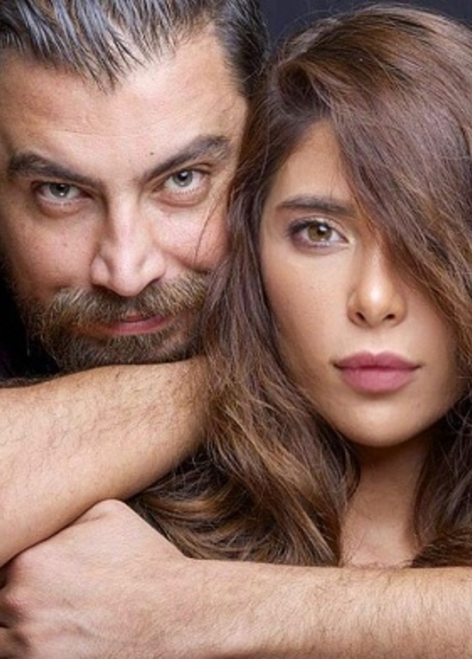 معتصم النهار وزوجته يحتفلان بذكرى زواجهما الخامسة