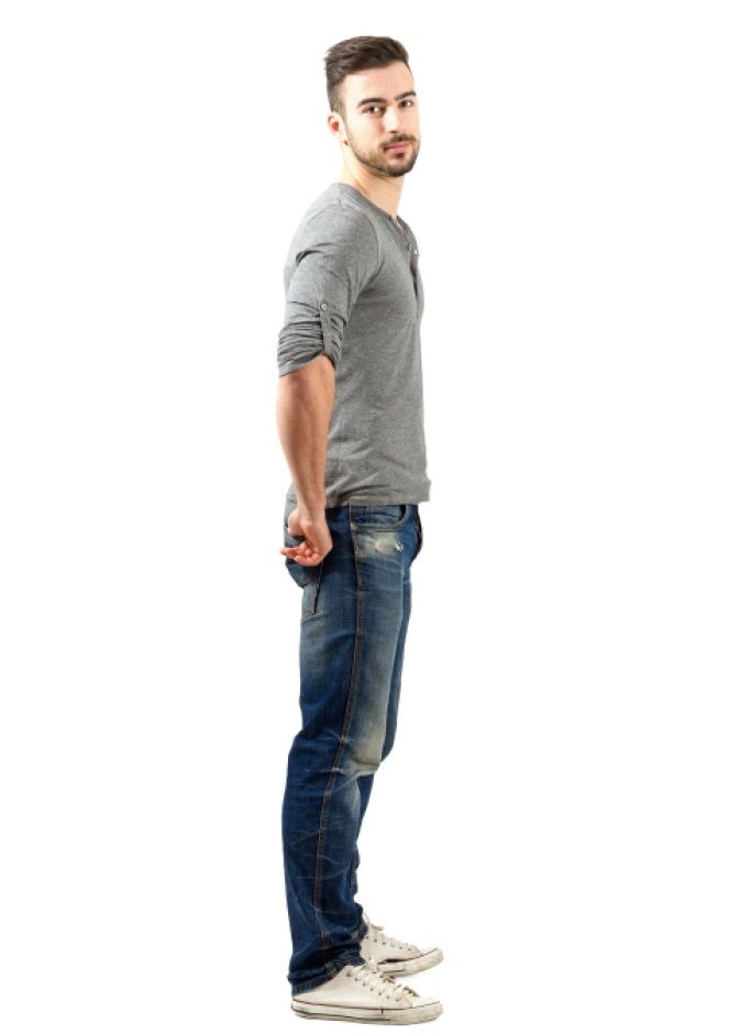 حان الوقت لتجديد خزانتك وإدخال الحذاء الرياضي الابيض إليها