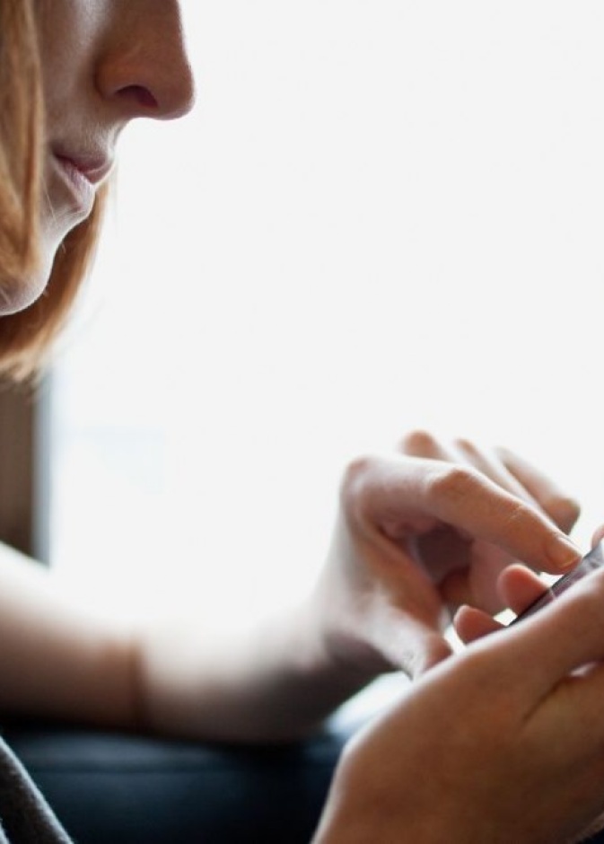 بعض برامج الهواتف الذكية تنتهك خصوصية السيدات
