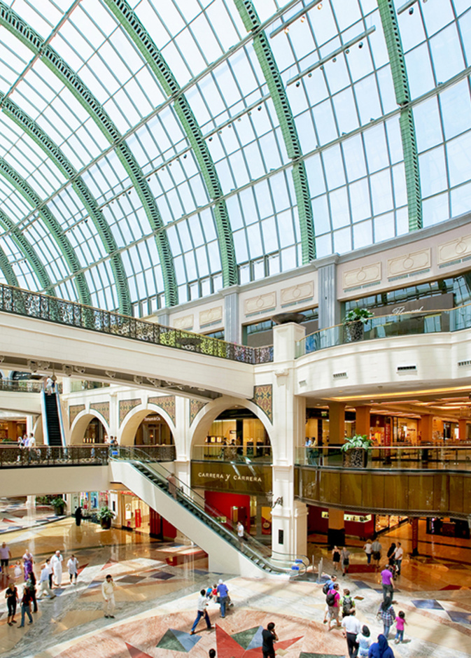 عروض التسوق المسائية في مول الإمارات ضمن مهرجان دبي للتسوق 2019