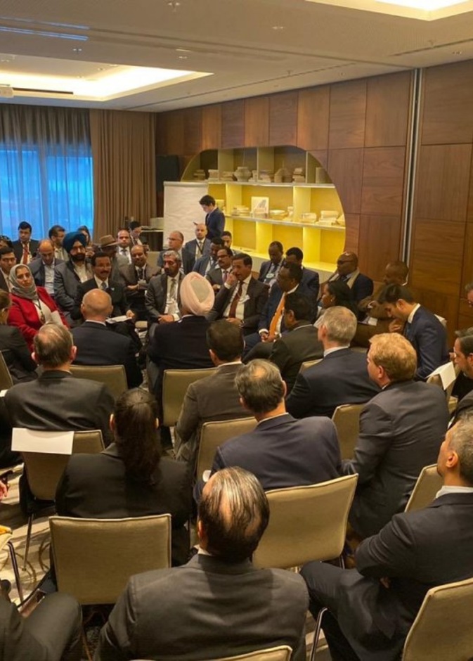 دبي تطلق مبادرة "الجواز اللوجستي العالمي" في المنتدى الاقتصادي العالمي في دافوس