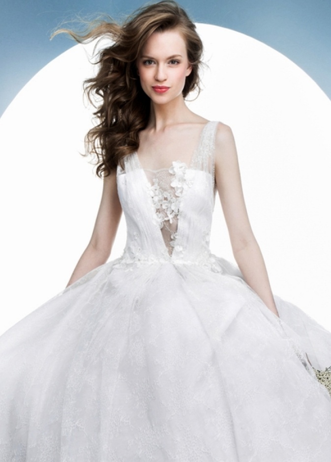 10 فساتين زفاف رائعة من انجيل سانشيز