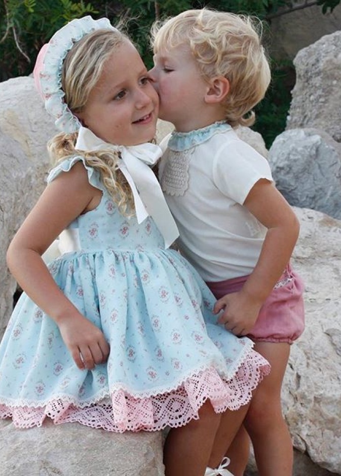 أزياء جميلة لماركات اسبانية متوفرة لدى Manuela Boutique