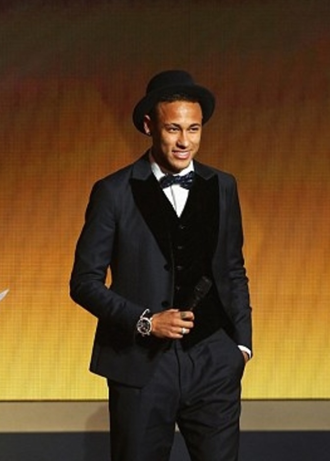 كريستيانو رونالدو يساعد نيمار