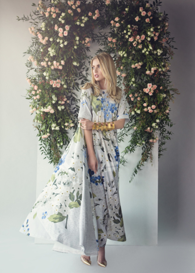 مزج بين النقوش التراثية الخليجية الجبسية وحدائق البوتانيكال