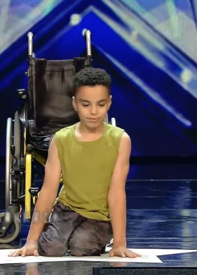 طفل مغربي معاق يبهر لجنة تحكيم غوت تالنت الإسباني