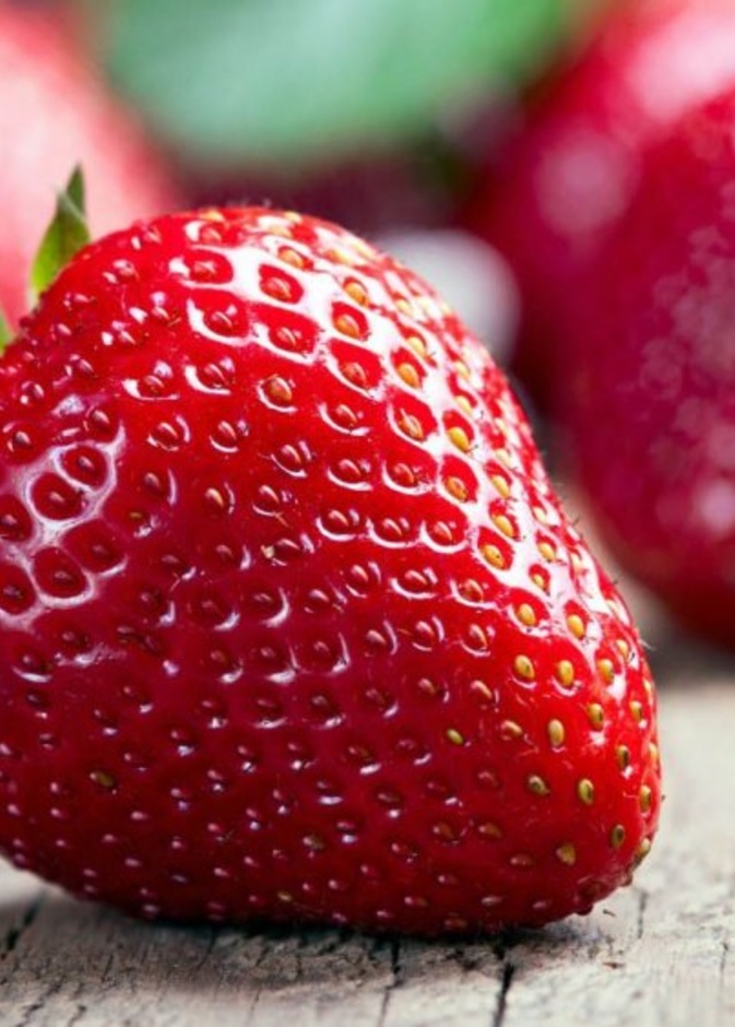  تكمن فوائد الفراولة في سعراتها الحرارية المنخفضة ومركباتها المفيدة لانقاص الوزن