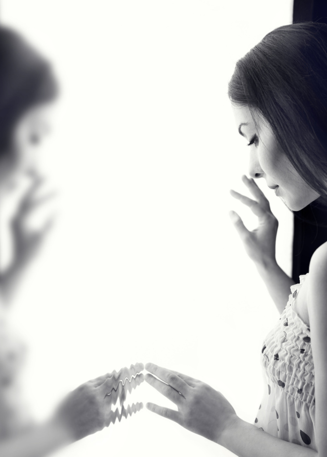 العزلة انتحار .. فاحذريها