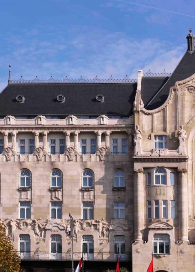 فور سيزونز جريشام بالاس  Four Seasons Hotel Gresham Palace ، بودابست