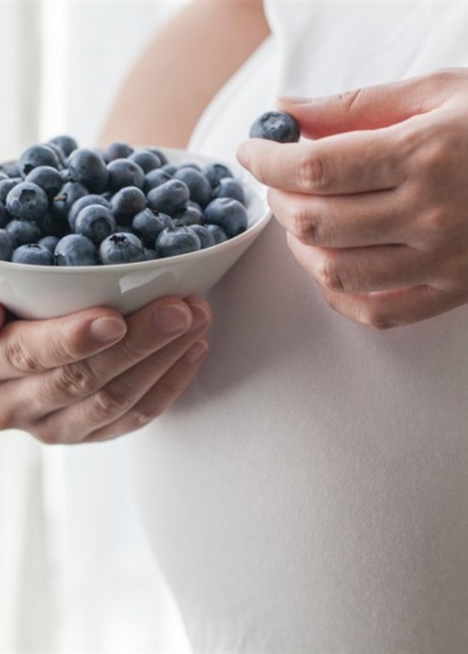 فوائد التوت للحامل