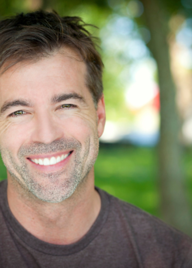 من الممكن أن يؤدي التبييض إلى هشاشة الاسنان