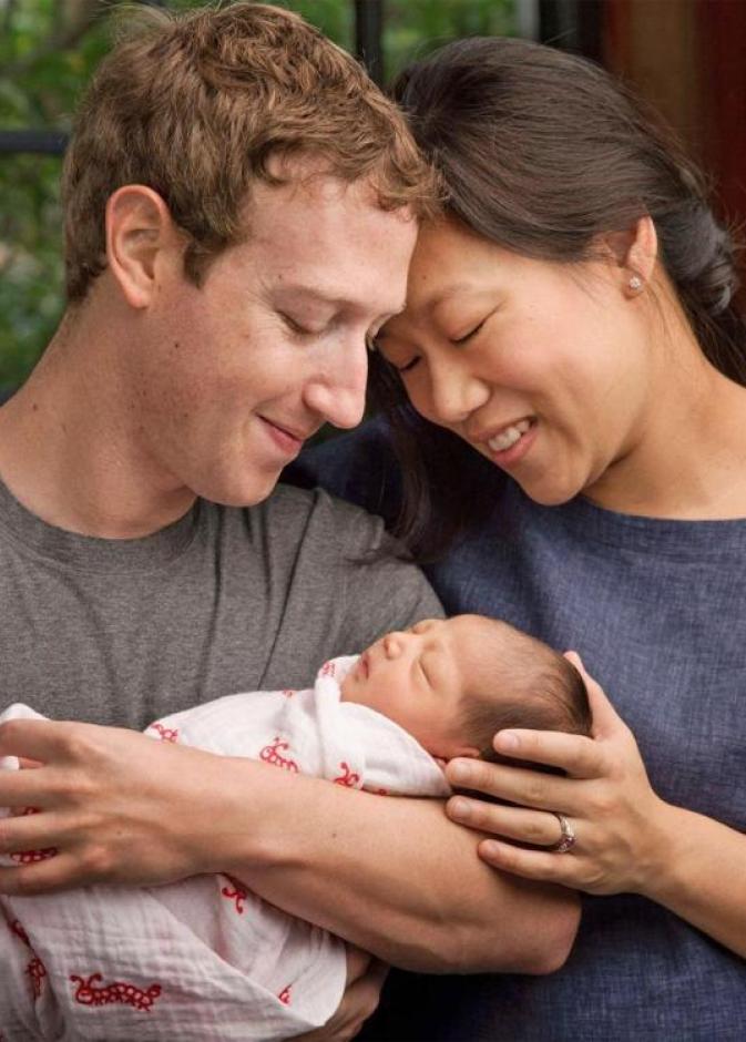 الصورة الرسمية بعد الولادة